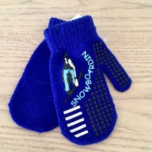 Free kids’ mittens